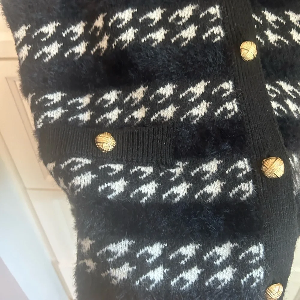 Oliver O Brand Herringbone Sweater with Gold Buttons - Picture 7 of 8